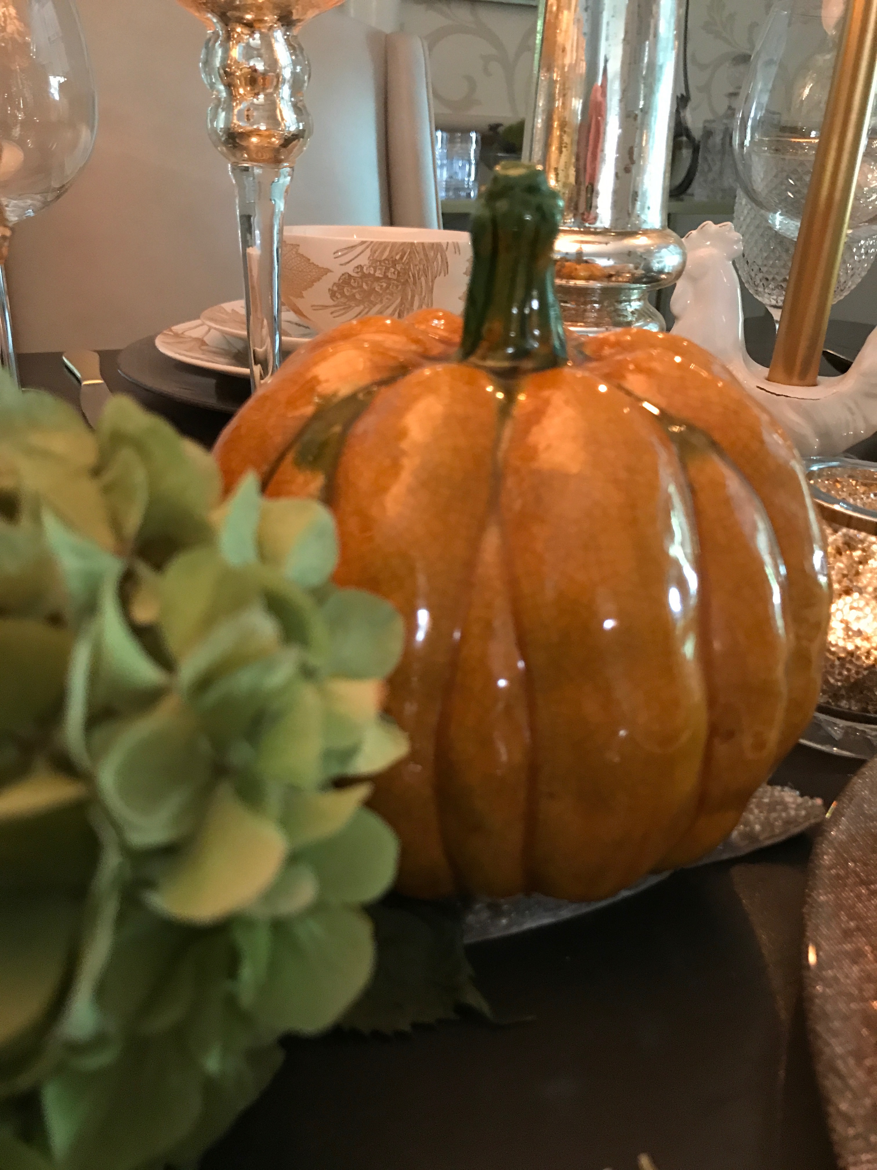 fall decor, fall tablescapes, fall dinner table, thanksgiving dinner, thanksgiving table